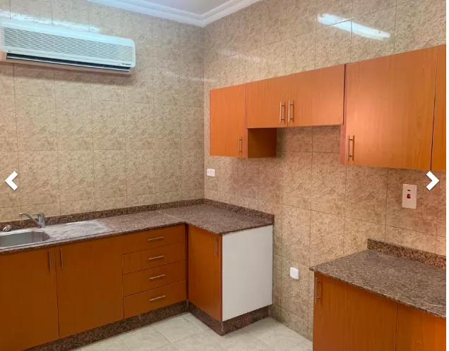 Résidentiel Propriété prête 4 chambres U / f Villa à Compound  a louer au Al-Sadd , Doha #7641 - 1  image 